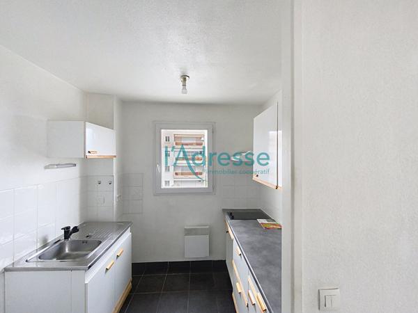 CENTRE-VILLE, beau 2 pièces de 42m² avec cave et garage !