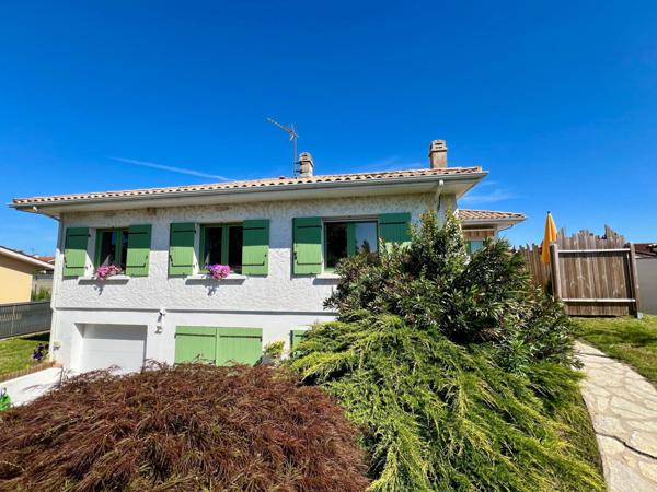 Maison rénovée en 2021 avec pompe à chaleur air air réversible - Séjour de 32m2