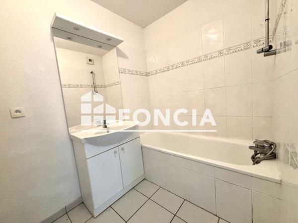 Location Appartement 3 pièces 55.3 m² - 1 LES JARDINS DU CHATEAU Mirambeau 17150