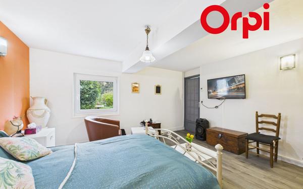 Maison à vendre    2 pièces •  Brionne