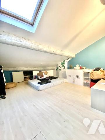 Appartement de type T5 de 149m² habitables avec terrasse  