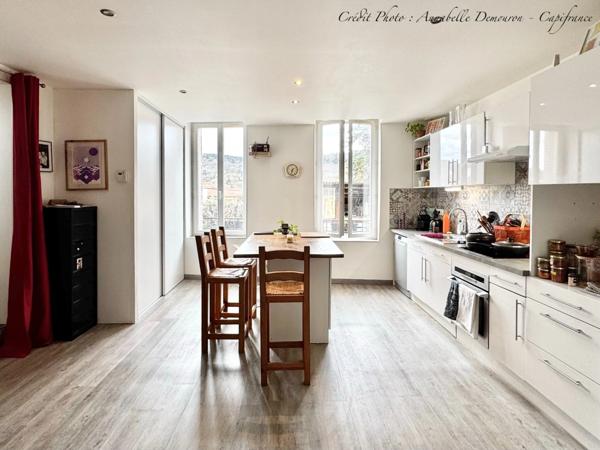 Immeuble en monopropriété à forte rentabilité à vendre CHATELGUYON (63) - studio à thème (aujourd'hui Love Room) & T3 en duplex