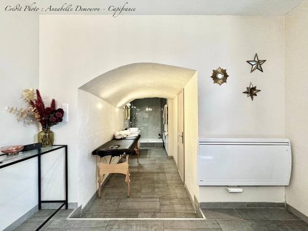 Immeuble en monopropriété à forte rentabilité à vendre CHATELGUYON (63) - studio à thème (aujourd'hui Love Room) & T3 en duplex