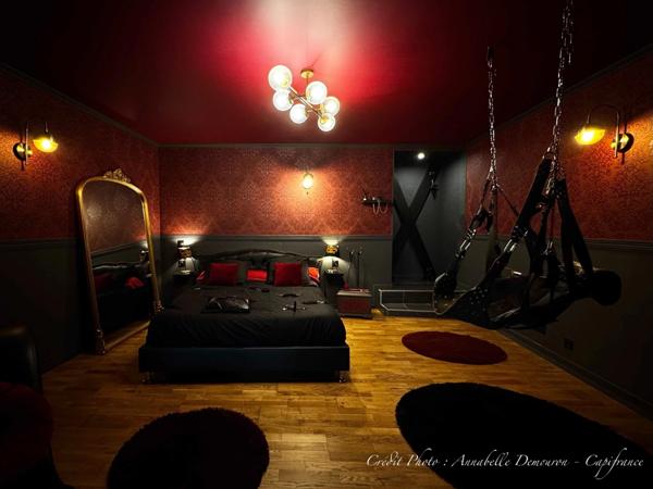 Immeuble en monopropriété à forte rentabilité à vendre CHATELGUYON (63) - studio à thème (aujourd'hui Love Room) & T3 en duplex