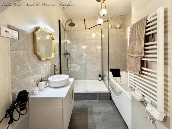 Immeuble en monopropriété à forte rentabilité à vendre CHATELGUYON (63) - studio à thème (aujourd'hui Love Room) & T3 en duplex