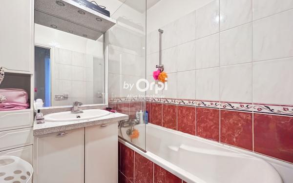 Appartement à vendre    4 pièces • 74,36 m2 Montluçon