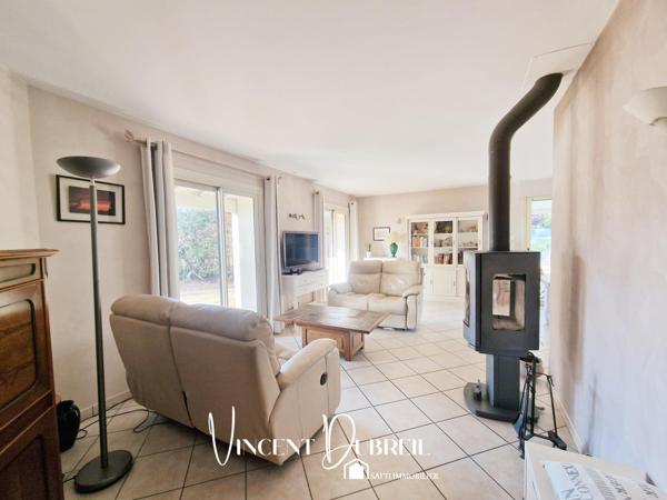 MAISON  5 CHAMBRES PROCHE CENTRE BOURG