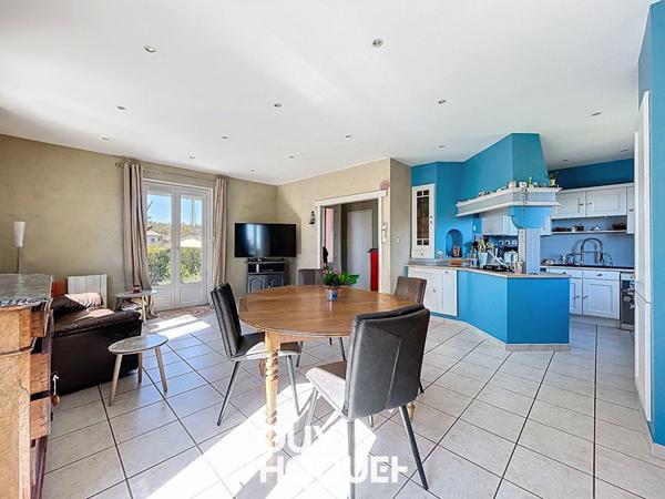 Maison sur Sous-Sol complet 5 Chambres + Dépendances et terrain de 1100 m² environ