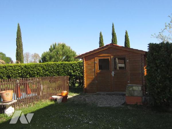 Villa TYPE 5 avec GARAGE-JARDIN et PISCINE proximité toutes commodités Bon Etat Général.