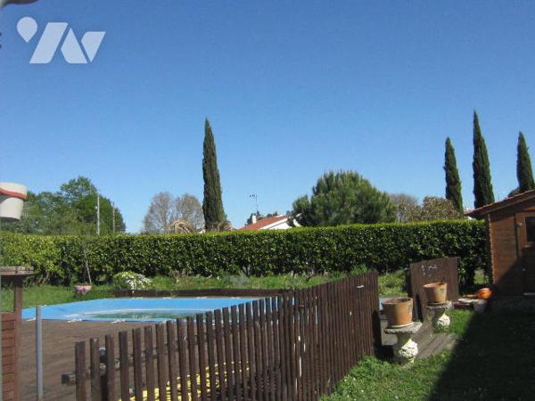 Villa TYPE 5 avec GARAGE-JARDIN et PISCINE proximité toutes commodités Bon Etat Général.