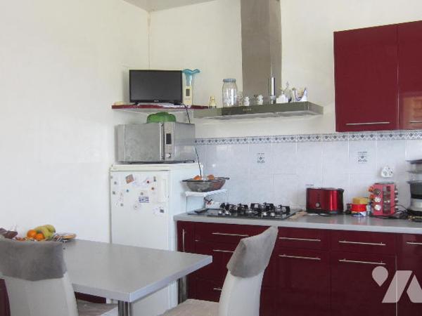 Villa TYPE 5 avec GARAGE-JARDIN et PISCINE proximité toutes commodités Bon Etat Général.