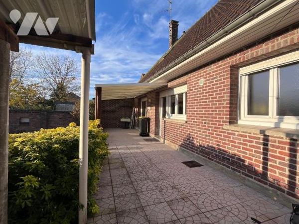OPPORTUNITÉ !!! Nouveauté à vendre à Hazebrouck ! 
Bel ensemble immobilier composé d'une maiso...