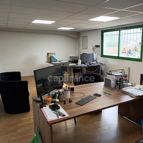 Dpt Jura (39), à vendre BLETTERANS Bâtiment d'activité 1374 m2