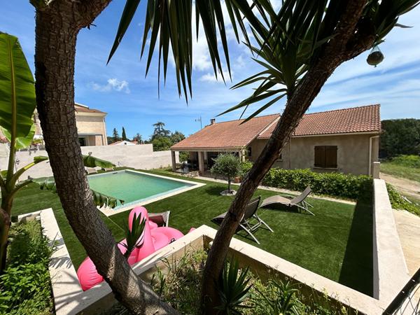 A vendre , Lucciana, Maison composée de T4, T2 ,T1, garage et piscine