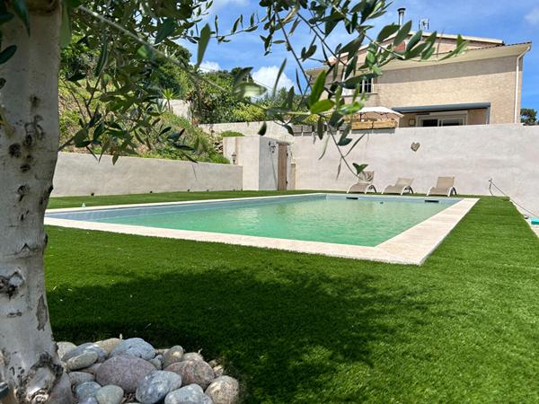 A vendre , Lucciana, Maison composée de T4, T2 ,T1, garage et piscine