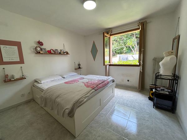 A vendre , Lucciana, Maison composée de T4, T2 ,T1, garage et piscine