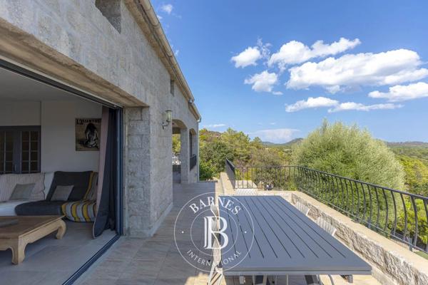 Lecci, Villa 7 Chambres -  263 m² à vendre