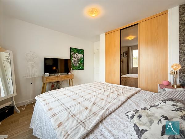 Appartement 4 pièces - 82 m² - Jardin privatif, terrasse plein sud, 2 parkings - Linas 91310