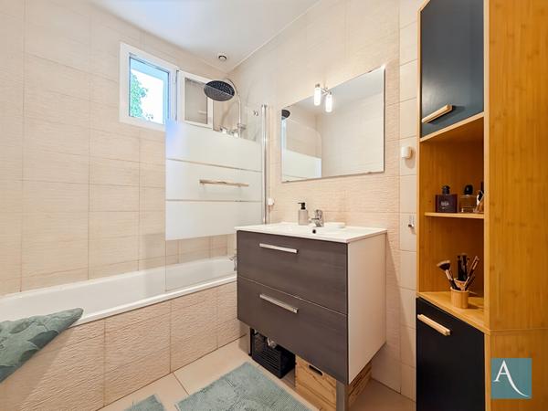 Appartement 4 pièces - 82 m² - Jardin privatif, terrasse plein sud, 2 parkings - Linas 91310