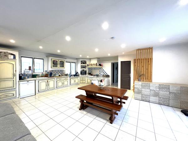 Maison à vendre 4 pièces 102 m² Coutras