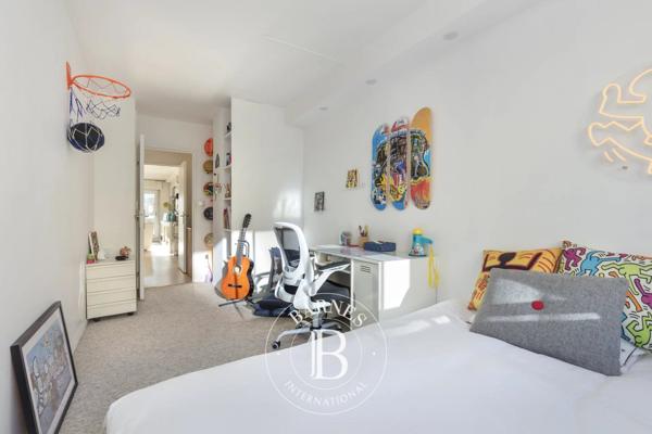 Courbevoie, Appartement 3 Chambres -  104 m² à vendre