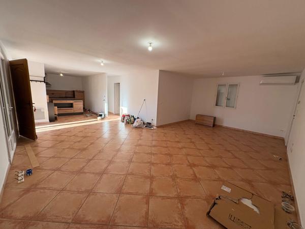 villa de plain pied de 2010 refaite à neuf récemment