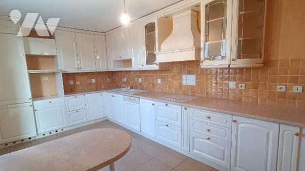 7 mn de la gare de Nemours, beau pavillon de 4 pièces avec garage  et 538 m² de jardin clos.