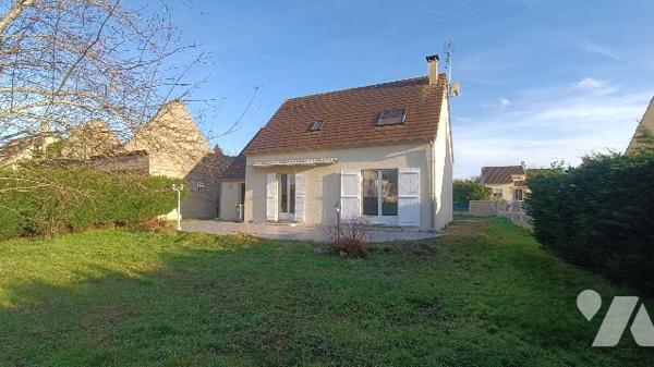 7 mn de la gare de Nemours, beau pavillon de 4 pièces avec garage  et 538 m² de jardin clos.