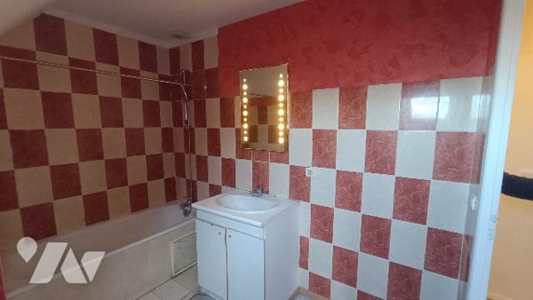 7 mn de la gare de Nemours, beau pavillon de 4 pièces avec garage  et 538 m² de jardin clos.