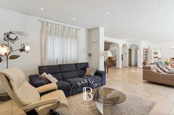 Mandelieu-la-Napoule, Villa 4 Chambres -  289 m² à vendre