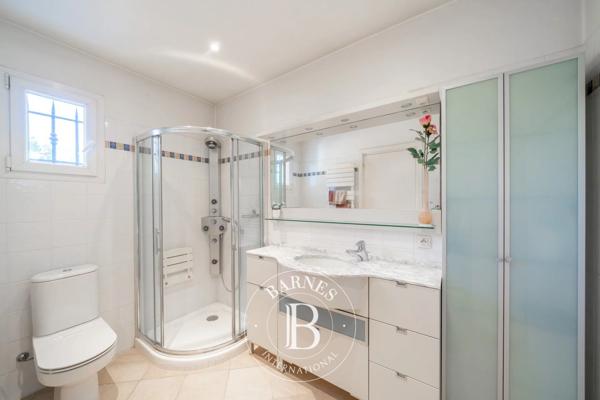 Mandelieu-la-Napoule, Villa 4 Chambres -  289 m² à vendre