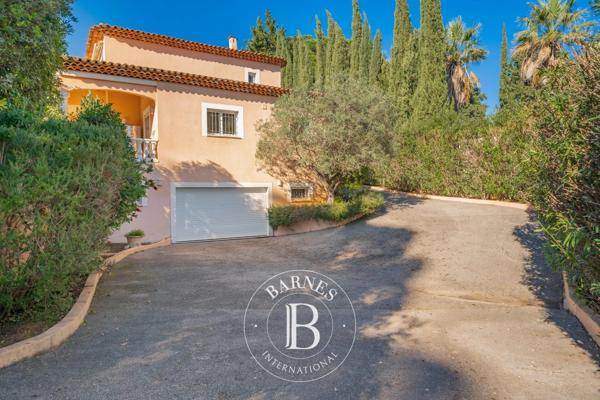 Mandelieu-la-Napoule, Villa 4 Chambres -  289 m² à vendre