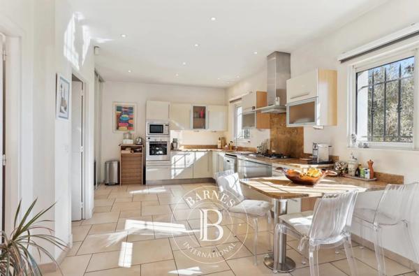 Mandelieu-la-Napoule, Villa 4 Chambres -  289 m² à vendre
