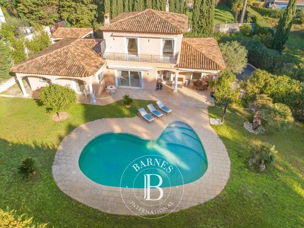 Mandelieu-la-Napoule, Villa 4 Chambres -  289 m² à vendre