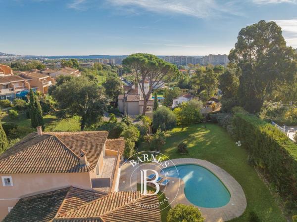 Mandelieu-la-Napoule, Villa 4 Chambres -  289 m² à vendre