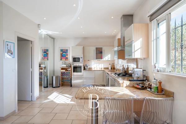Mandelieu-la-Napoule, Villa 4 Chambres -  289 m² à vendre
