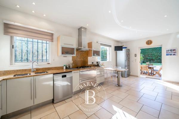 Mandelieu-la-Napoule, Villa 4 Chambres -  289 m² à vendre