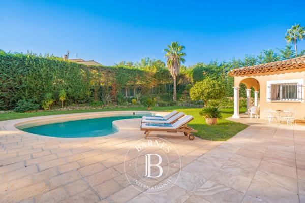 Mandelieu-la-Napoule, Villa 4 Chambres -  289 m² à vendre