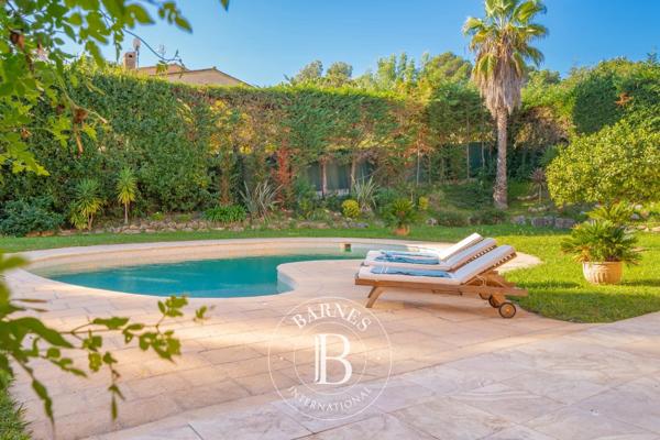 Mandelieu-la-Napoule, Villa 4 Chambres -  289 m² à vendre