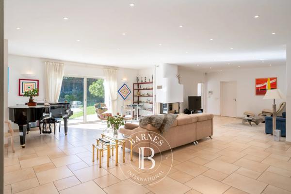 Mandelieu-la-Napoule, Villa 4 Chambres -  289 m² à vendre