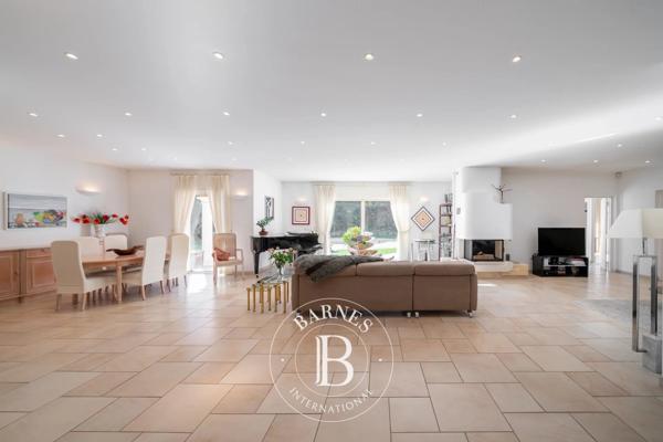 Mandelieu-la-Napoule, Villa 4 Chambres -  289 m² à vendre
