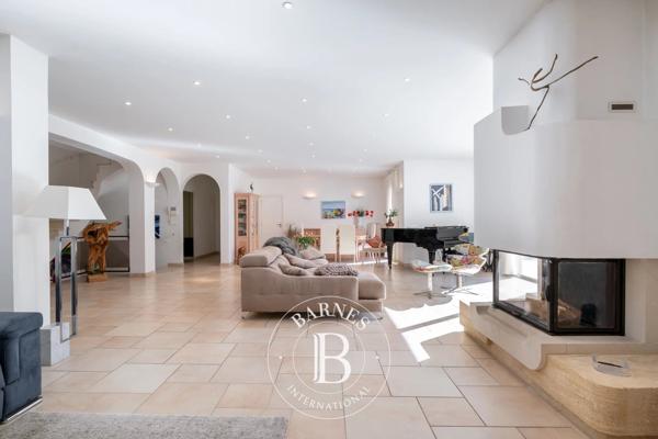 Mandelieu-la-Napoule, Villa 4 Chambres -  289 m² à vendre