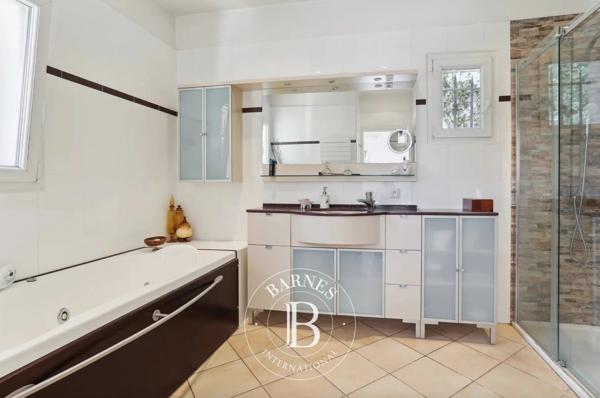 Mandelieu-la-Napoule, Villa 4 Chambres -  289 m² à vendre