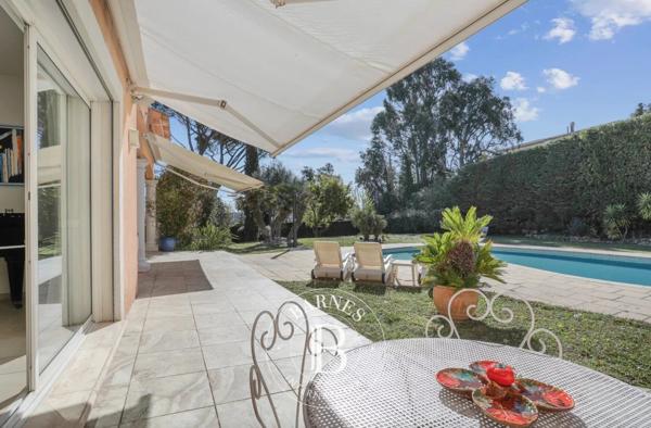 Mandelieu-la-Napoule, Villa 4 Chambres -  289 m² à vendre