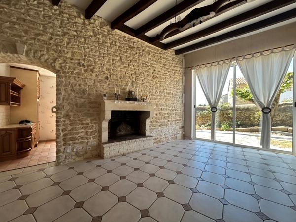 10 MIN NORD-EST DE POITIERS - MAISON ANCIENNE T 7 Saint-Georges-lès-Baillargeaux (86130)