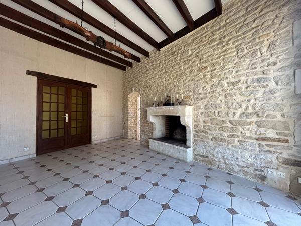 10 MIN NORD-EST DE POITIERS - MAISON ANCIENNE T 7 Saint-Georges-lès-Baillargeaux (86130)