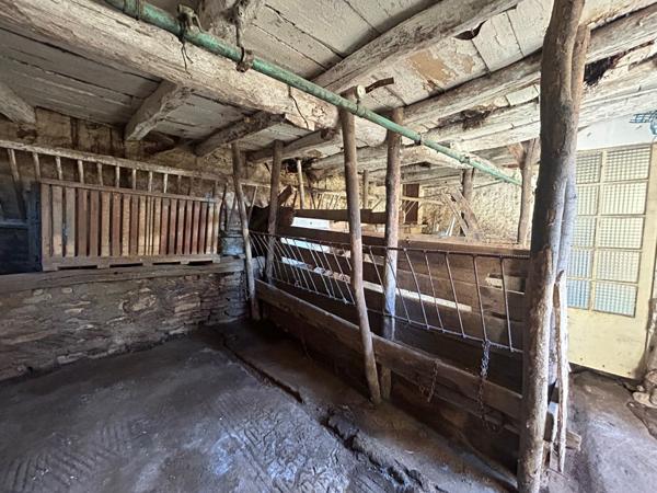 10 MIN NORD-EST DE POITIERS - MAISON ANCIENNE T 7 Saint-Georges-lès-Baillargeaux (86130)