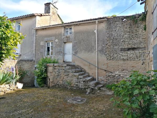 10 MIN NORD-EST DE POITIERS - MAISON ANCIENNE T 7 Saint-Georges-lès-Baillargeaux (86130)