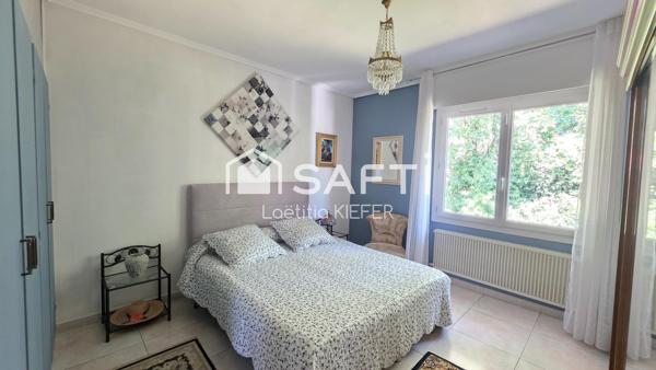 Maison 250 m² - centre à pied - calme - piscine