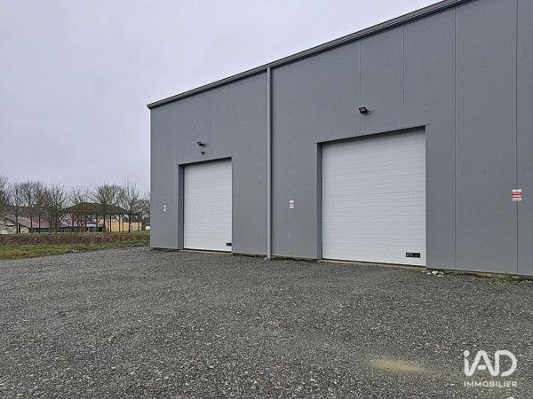 Location hangar 200 m² Bourgbarré